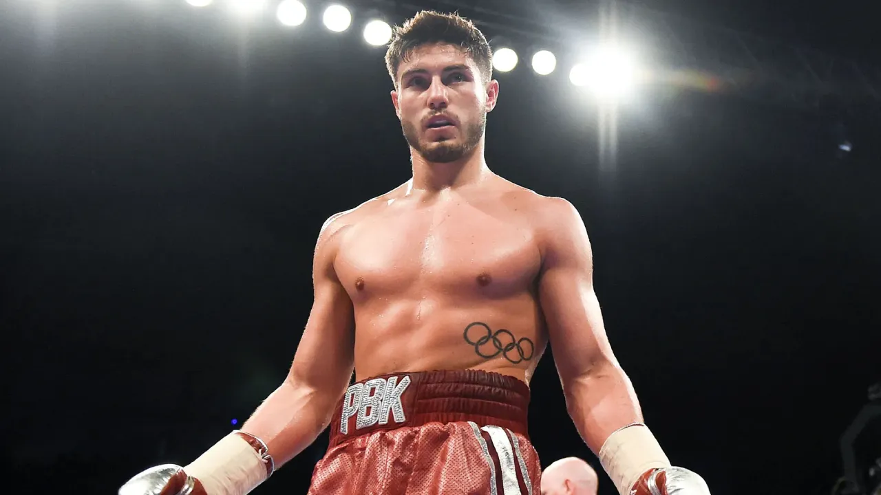 Josh Kelly yang sekarang bukan lagi “Pretty Boy” yang dilanda kecemasan. Ia tampil lebih dewasa dan filosofis. (Foto: Fight TV)