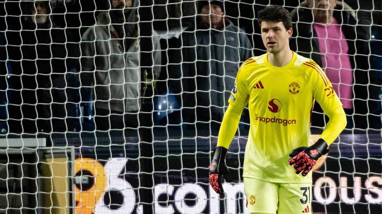 Terinspirasi Trubin, Senne Lammens Ingin Cetak Gol untuk Manchester United