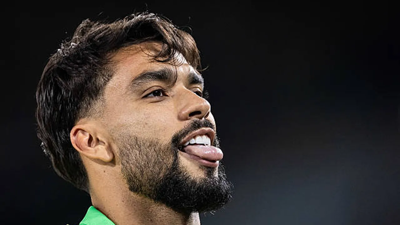 Buat Pesan Penuh Emosi, Flamengo Rayakan Kembalinya Lucas Paqueta