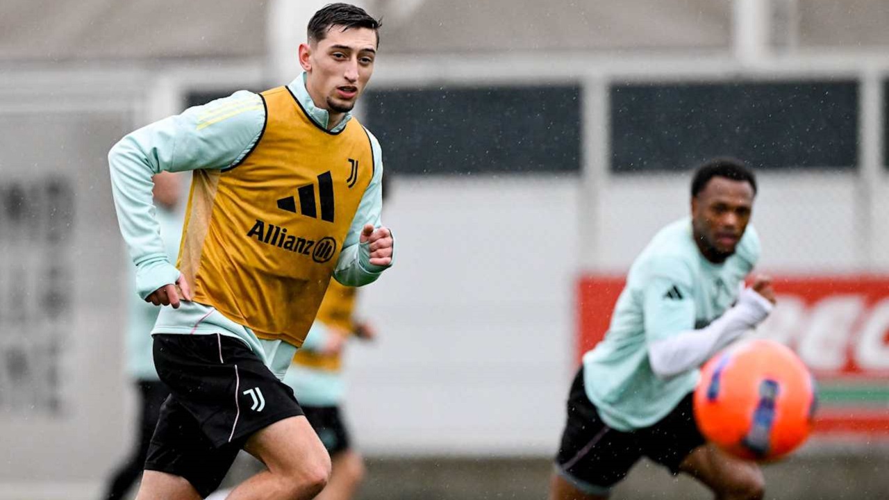 Juventus Resmi Pinjamkan Jonas Rouhi ke Carrarese