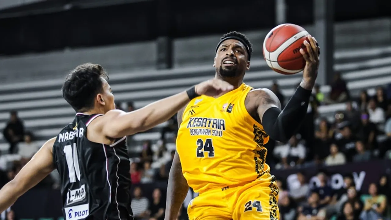 Kentrell Barkley Lega Kesatria Bengawan Solo Pecah Telor