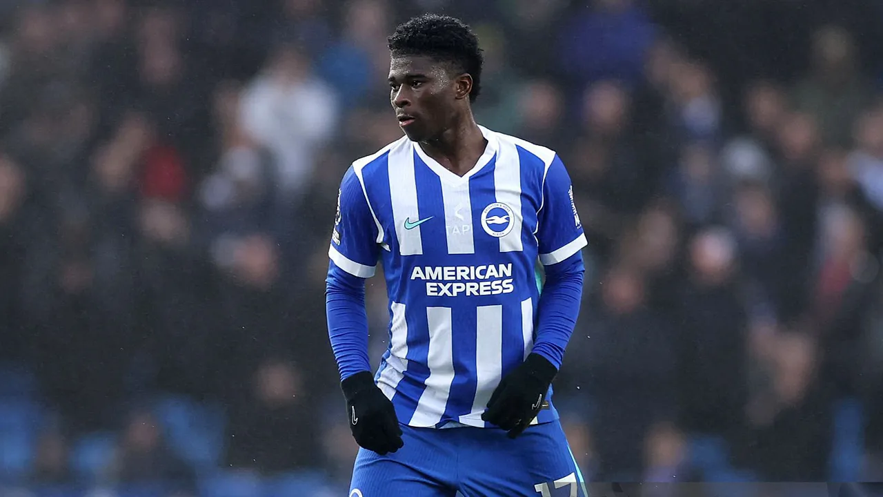 Gelandang Brighton & Hove Albion, Carlos Baleba.