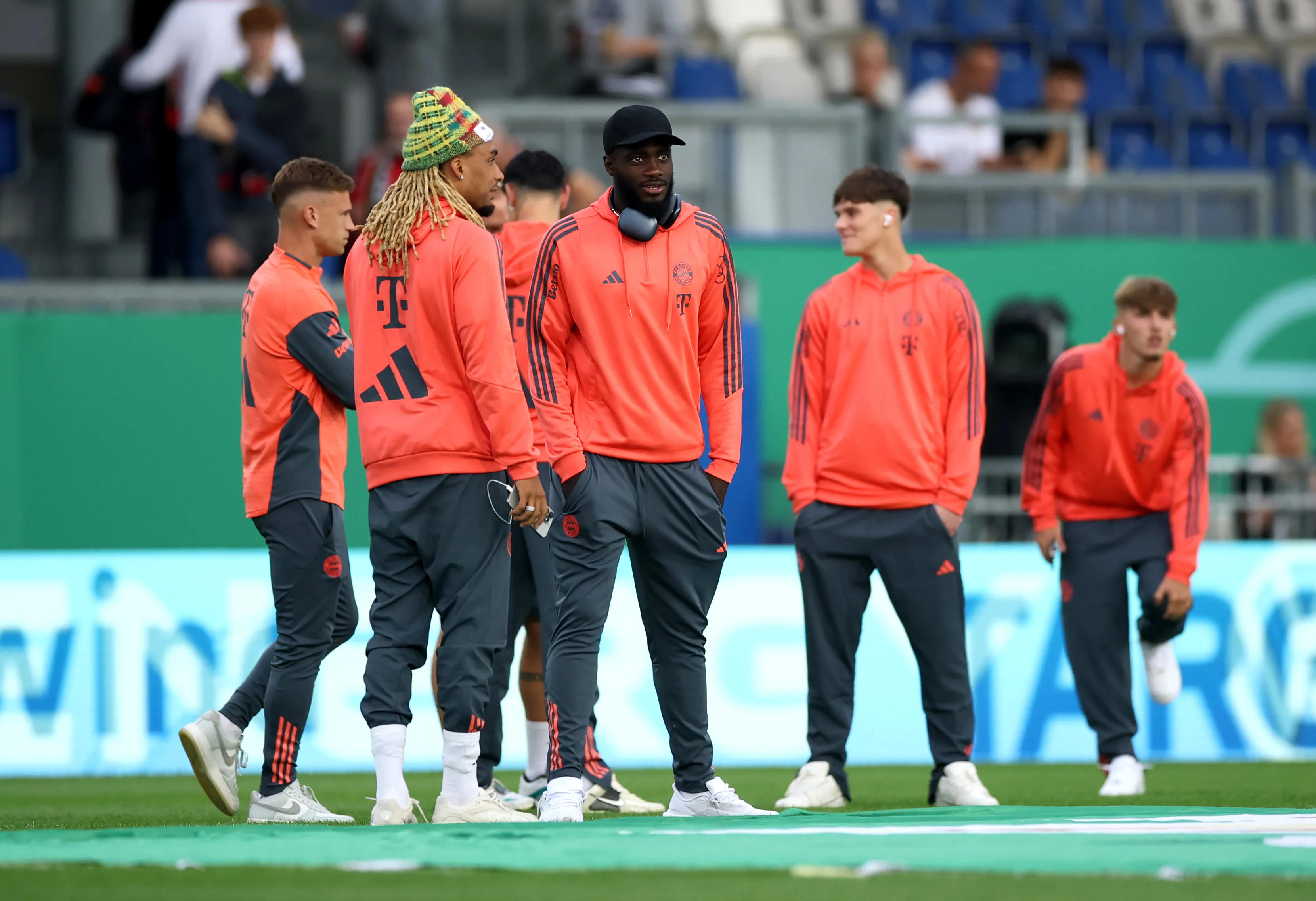 Real Madrid Tunggu Kepastian Bek Tengah Minggu Depan - sumber: (footballespana)