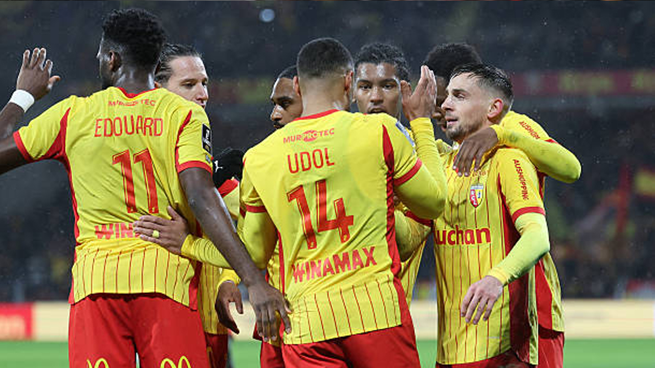 Rekor Kandang Berlanjut, Pierre Sage Tegaskan Fokus RC Lens Bukan Kejar PSG