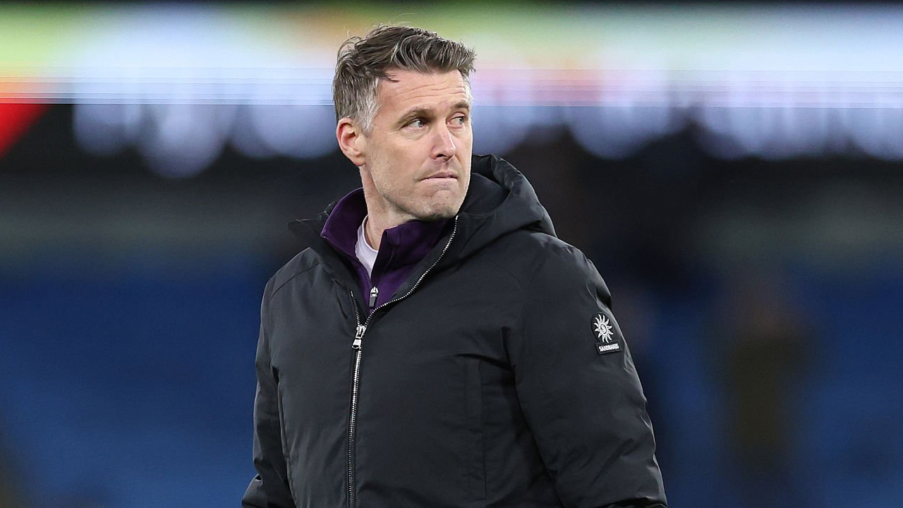 Rob Edwards Buka Suara Soal Sepinya Aktivitas Transfer Wolves