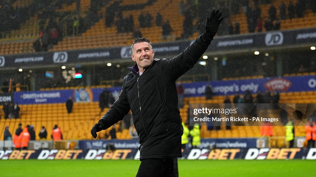 Rob Edwards Tegaskan Wolves Siap Cari Pengganti Jika Ada Pemain Dijual