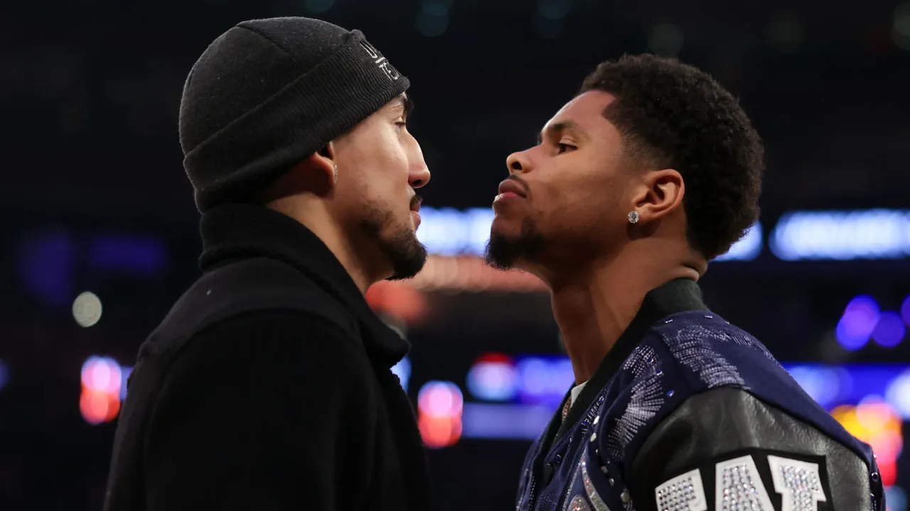 Shakur Stevenson (kanan) dan Teofimo Lopez Jr. (Foto: Fight TV)