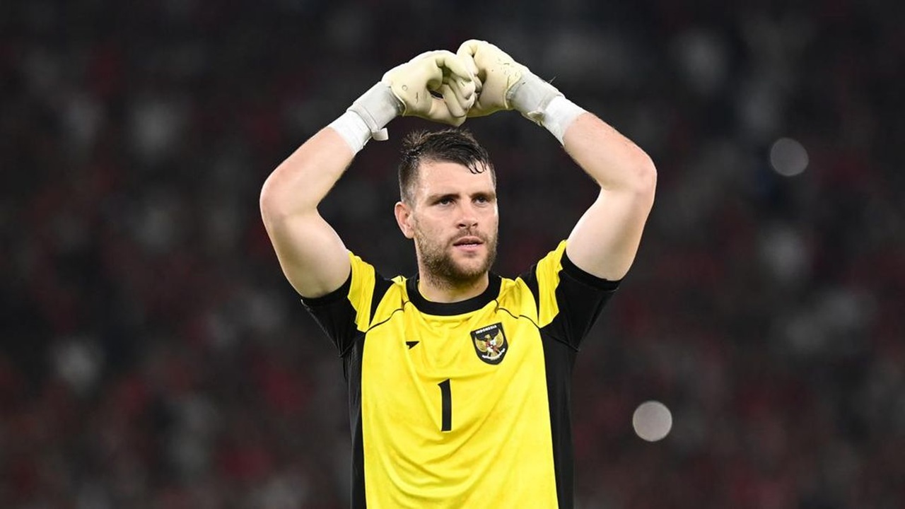 Situasi di Ajax Amsterdam Buat Maarten Paes Berpeluang Jadi Kiper Utama