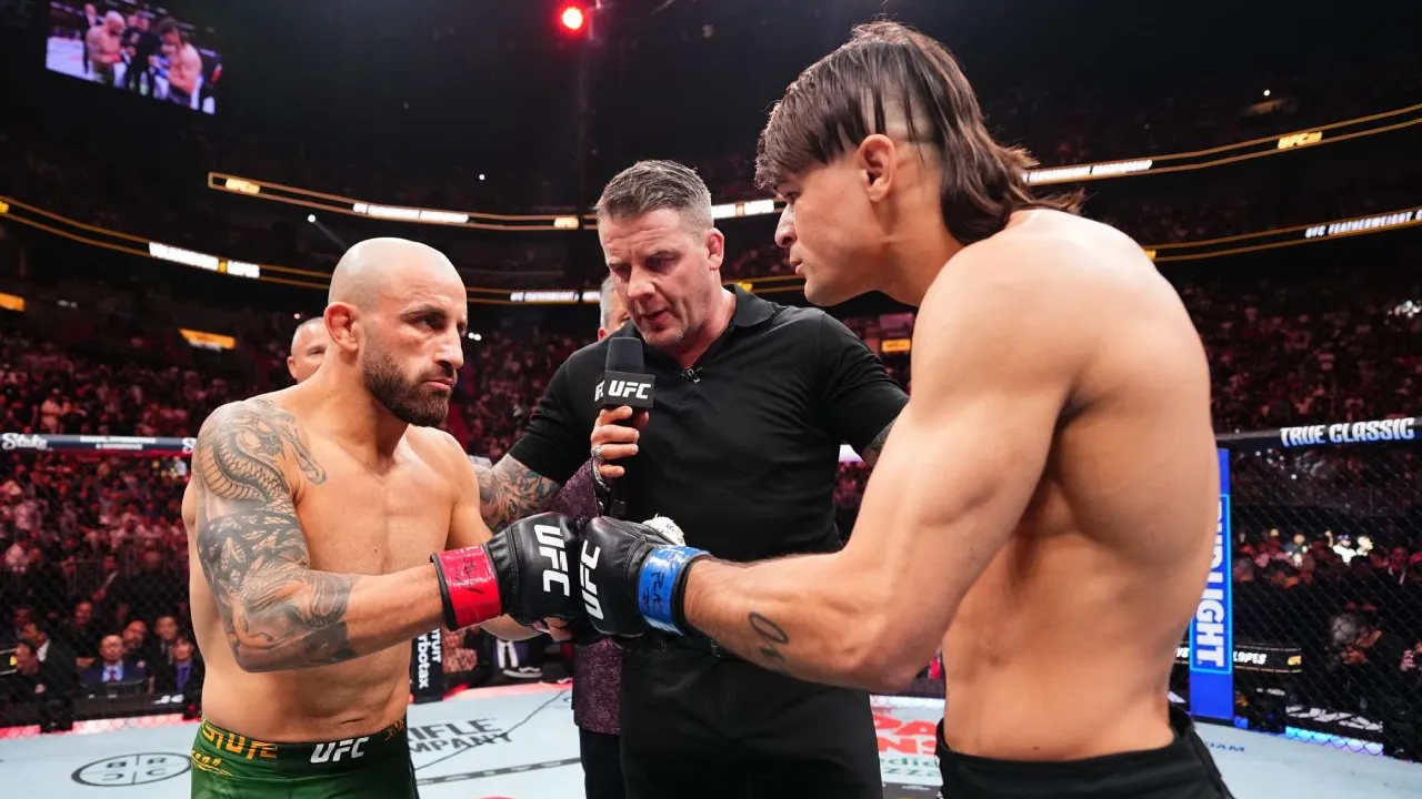 Alexander Volkanovski (kiri) dan Diego Lopes kembali saling berhadapan di UFC 325. (Foto: Fight TV)