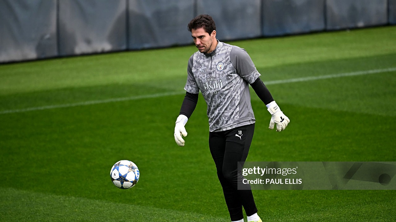 West Ham United Incar Kiper Manchester City, Stefan Ortega