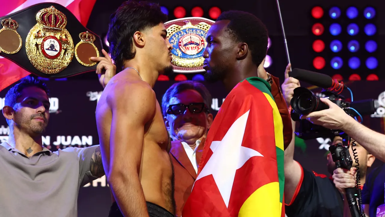 Xander Zayas (kiri) dan Abass Baraou. (Foto: Fight TV)