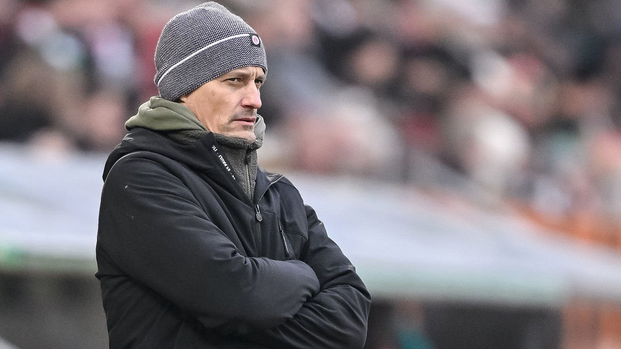 Alexander Blessin Beberkan Penyebab Kekalahan St. Pauli dari Augsburg