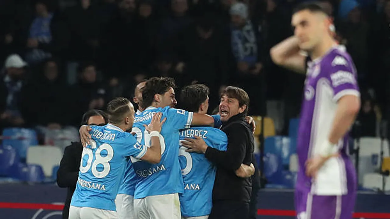 Bangkit di Tengah Krisis Cedera, Napoli Berhasil Tekuk Fiorentina 2-1
