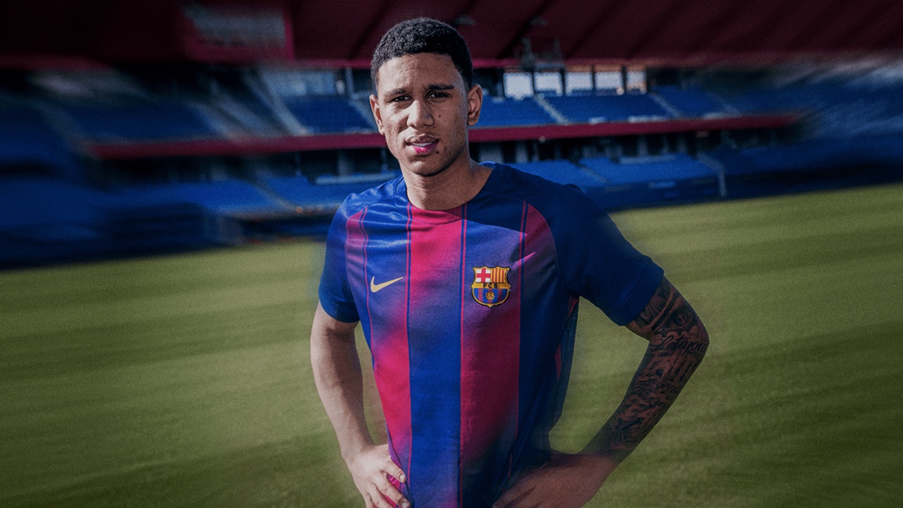 Barcelona Konfirmasi Merekrut Bek Berbakat Belanda