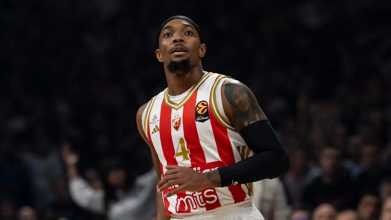 Crvena Zvezda lepas sosok Devonte Graham.