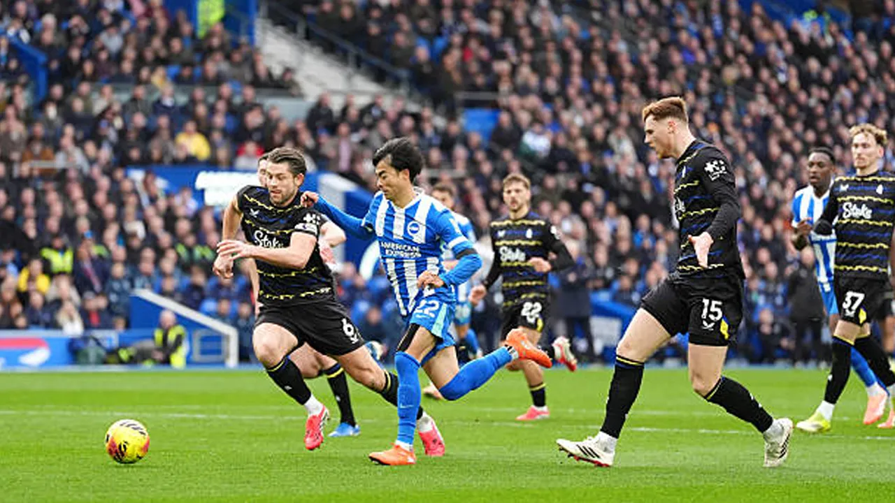 Everton Amankan Satu Poin Dramatis di Amex, James Tarkowski Buka Suara