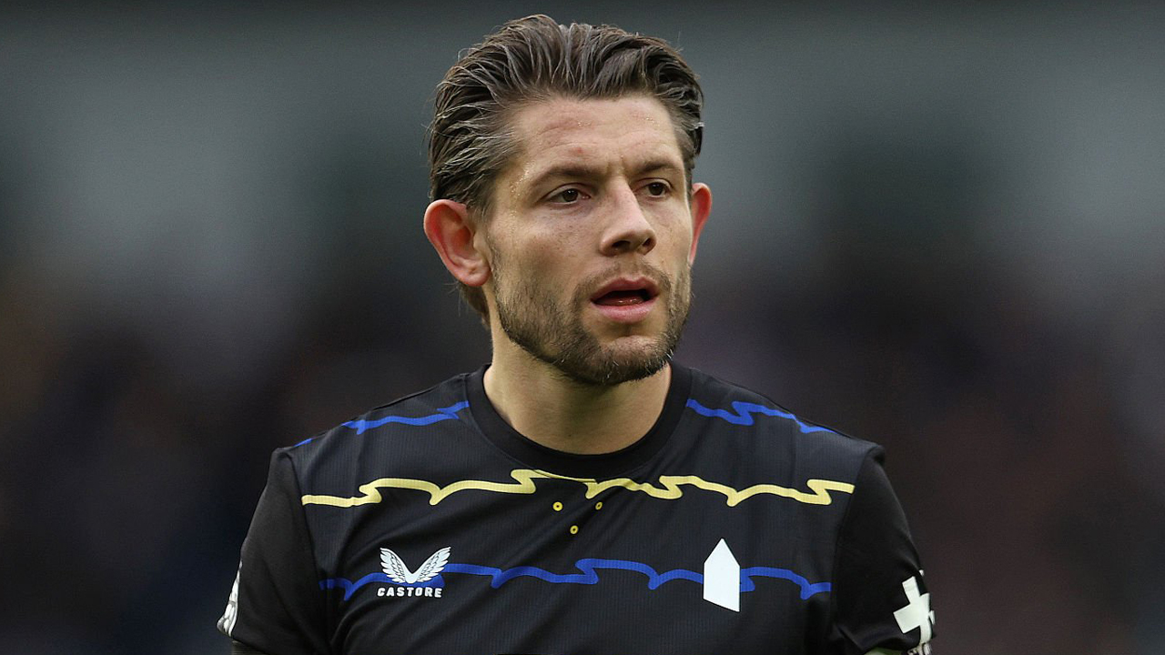 James Tarkowski Puji Semangat Juang Everton di Kandang Brighton