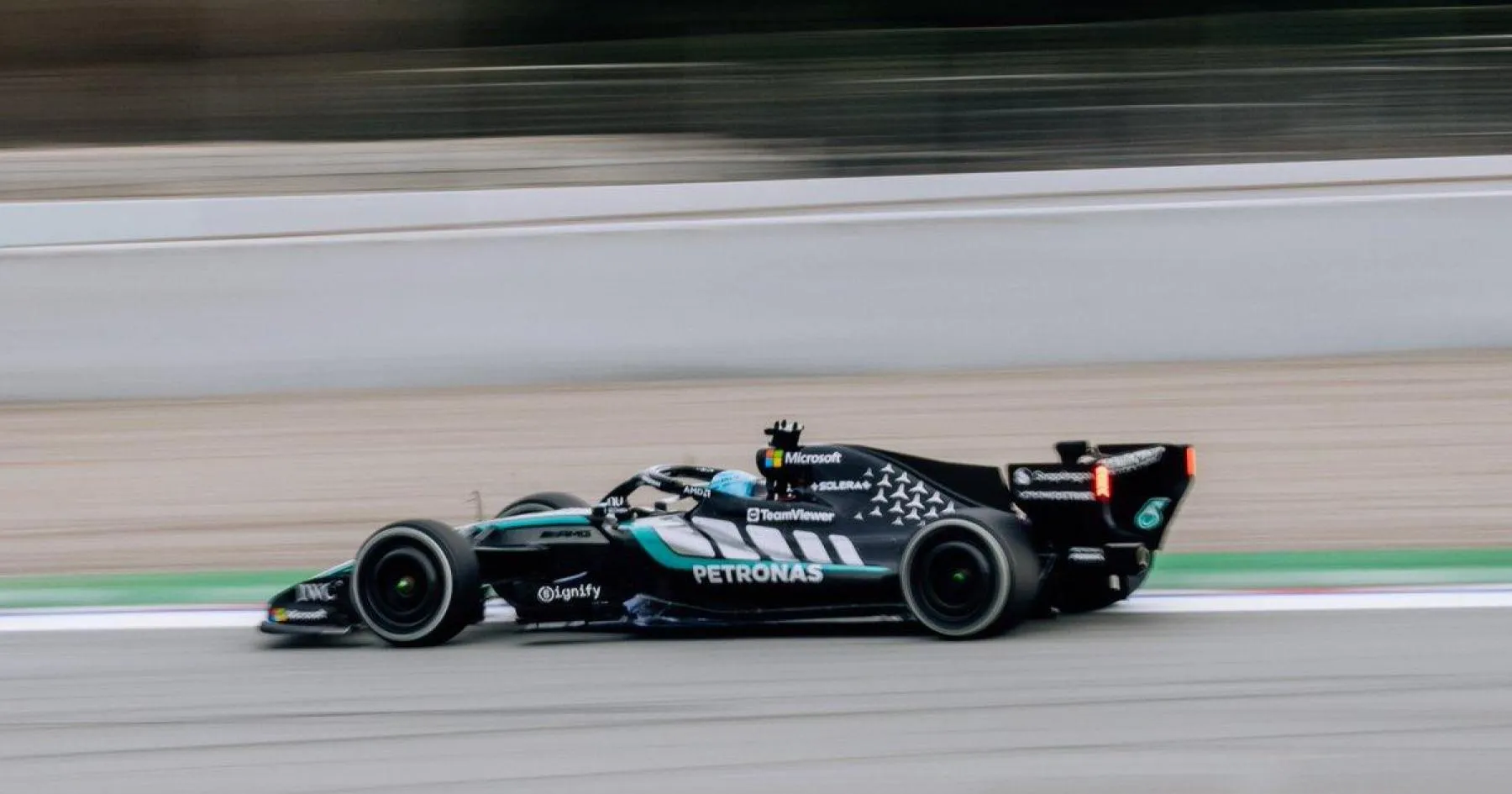 Mercedes Dominasi Tes, Ferrari Tampil Tenang - sumber: (racingnews365)