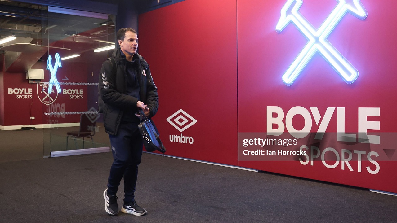 Regis Le Bris Tegaskan Sunderland Masih Aktif di Akhir Bursa Januari