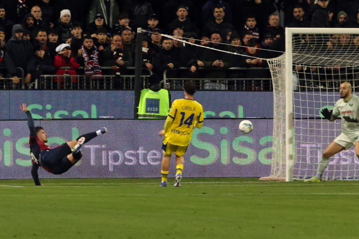 Serie A: Kilicsoy Bersinar, Cagliari Hancurkan Verona 4-0