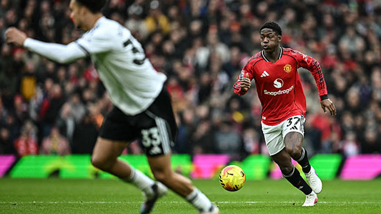 Bersinar Lawan Fulham, Michael Carrick Soroti Kepercayaan Diri Kobbie Mainoo