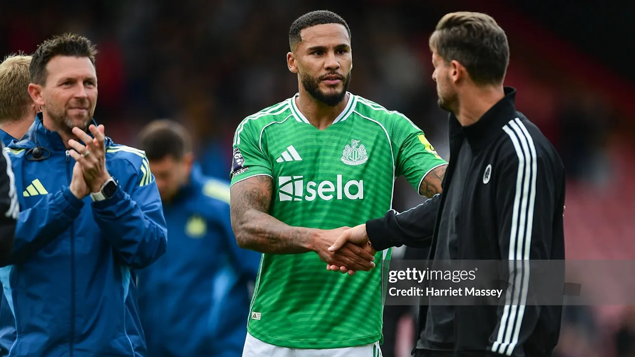 Leicester dan Birmingham Berebut Jamaal Lascelles di Akhir Bursa