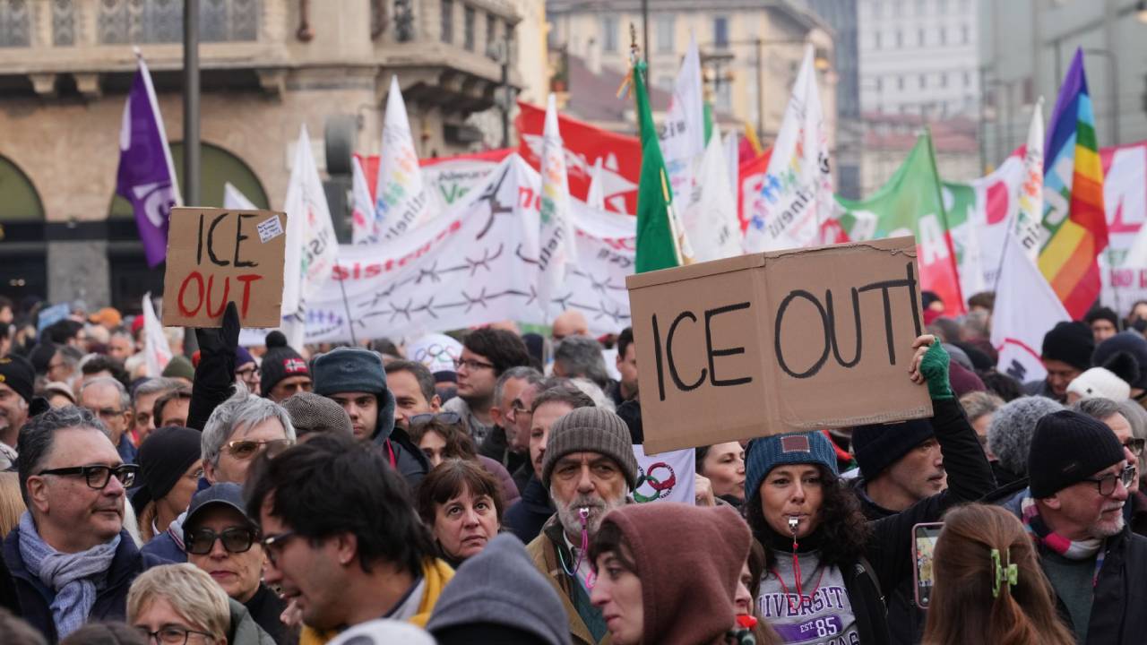 Ratusan Pendemo di Milan Tolak Kehadiran Agen ICE di Olimpiade Musim Dingin