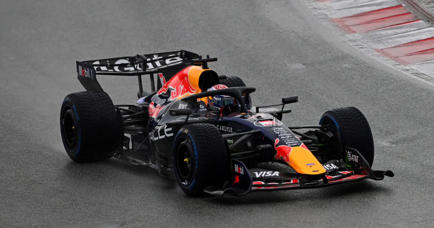Red Bull Inginkan Pertarungan Bebas di Tengah Aturan Mesin Baru - sumber: (racingnews365)