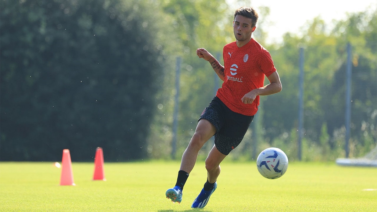 AC Milan Resmi Pinjamkan Diego Sia ke CD Mirandes