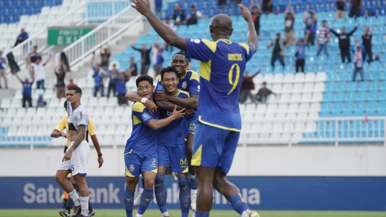 Arema FC Menang Berkat Gol Hansamu Yama dan Dedikasi Seluruh Pemain