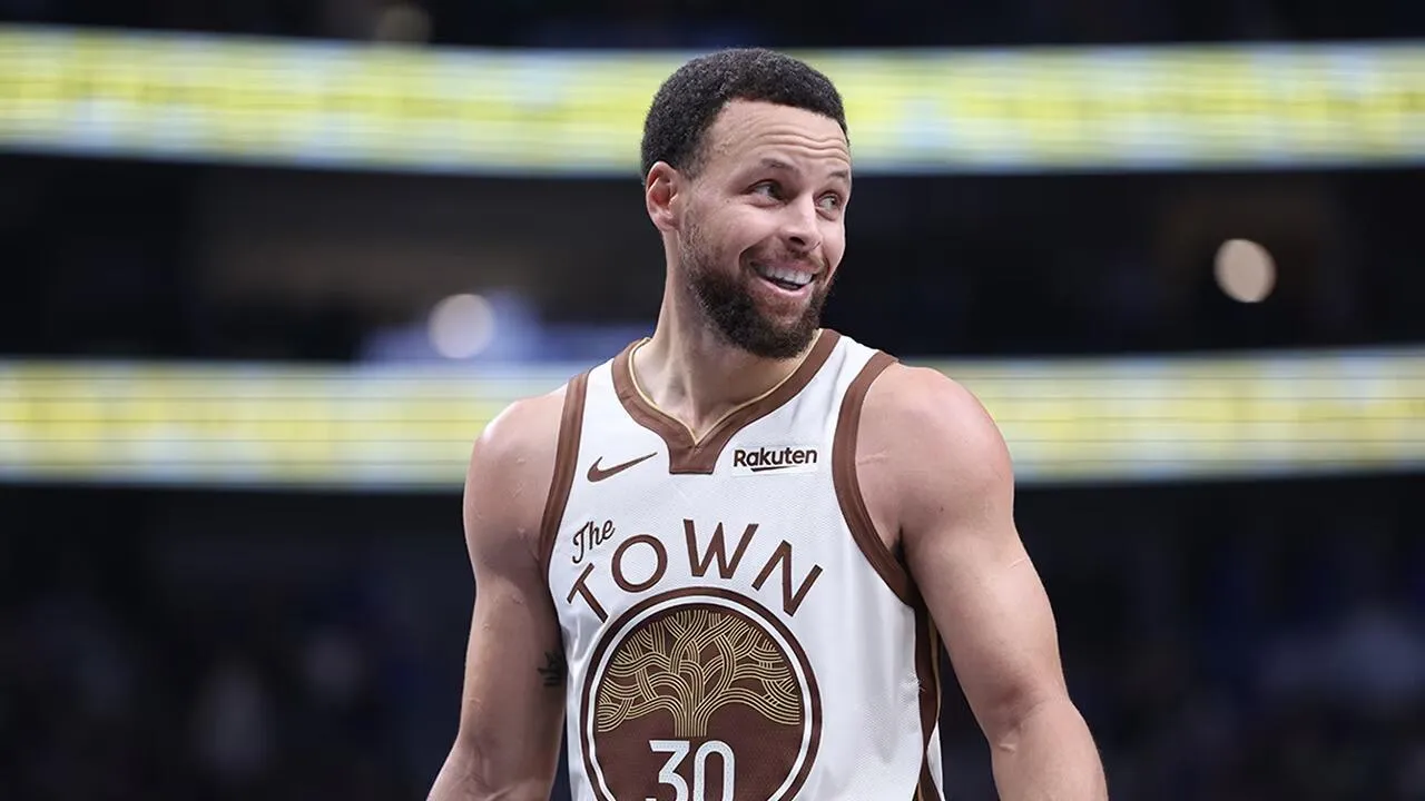 Curry Cedera, Warriors Hadapi Sixers Tanpa Bintang Utama - sumber: (mainbasket)