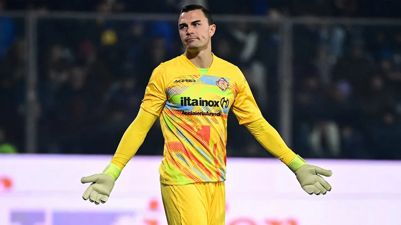 Emil Audero bicara usai insiden flare.