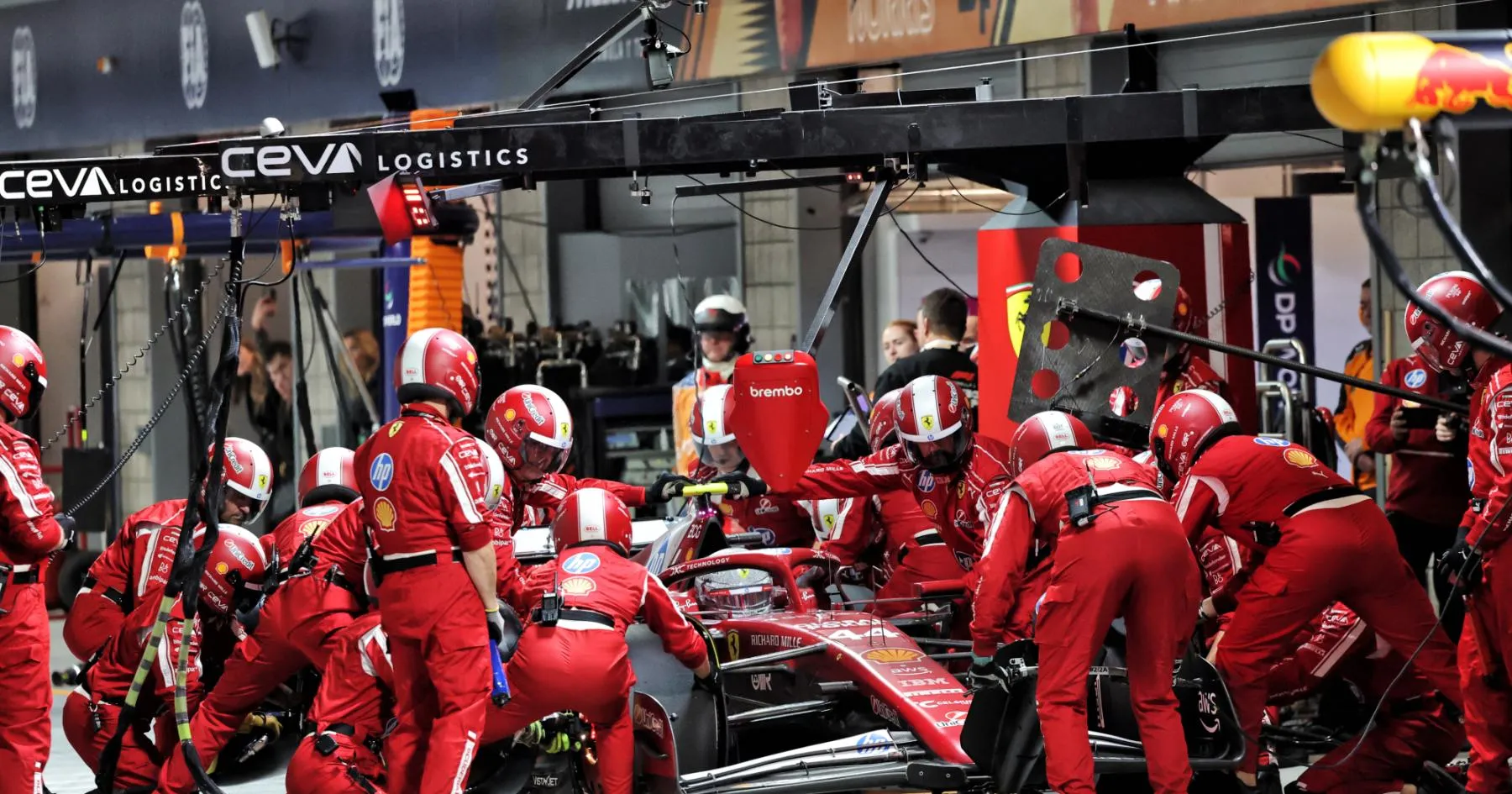 Ferrari Perpanjang Kerja Sama 50 Tahun dengan Pemasok Utama - sumber: (racingnews365)