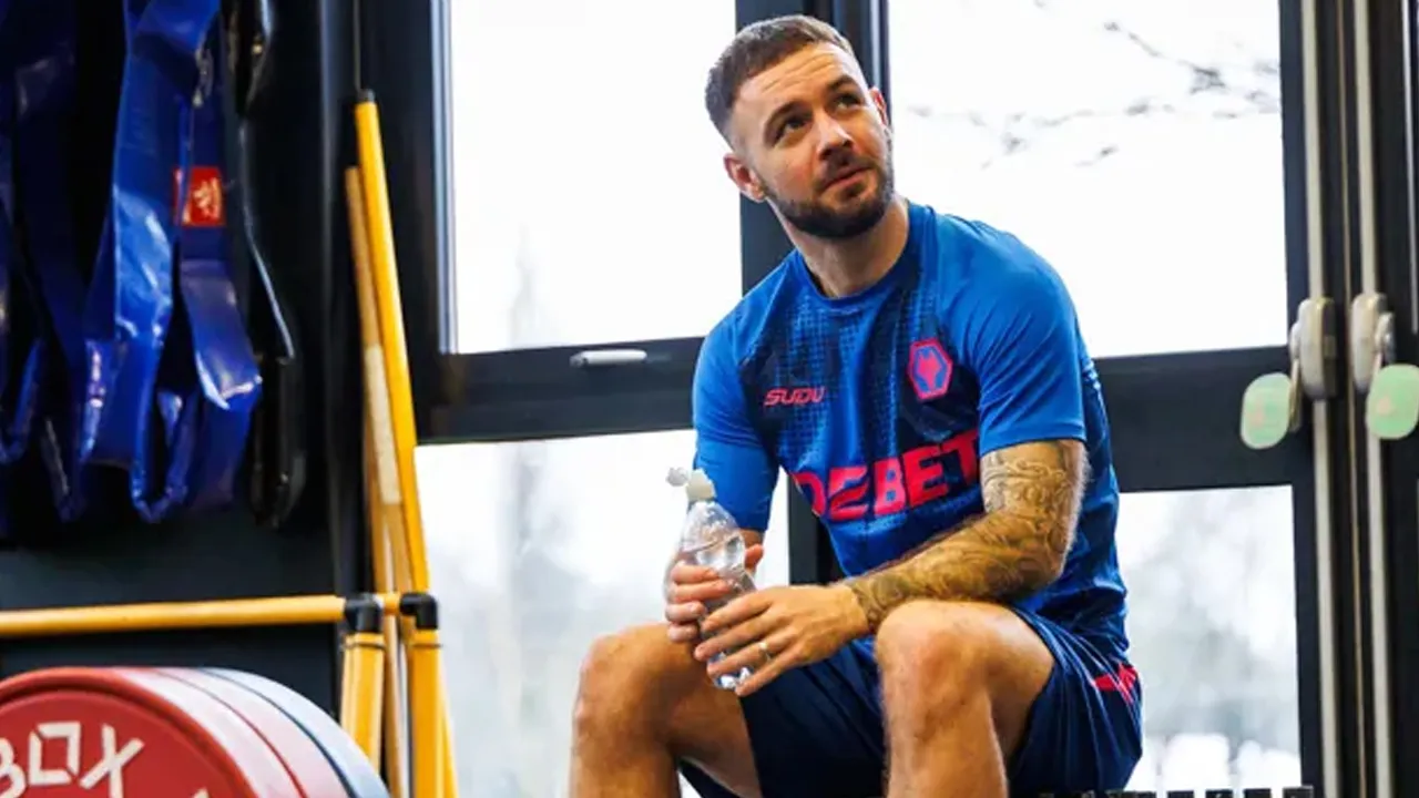Gabung Wolves, Rob Edwards Sambut Adam Armstrong dengan Penuh Keyakinan