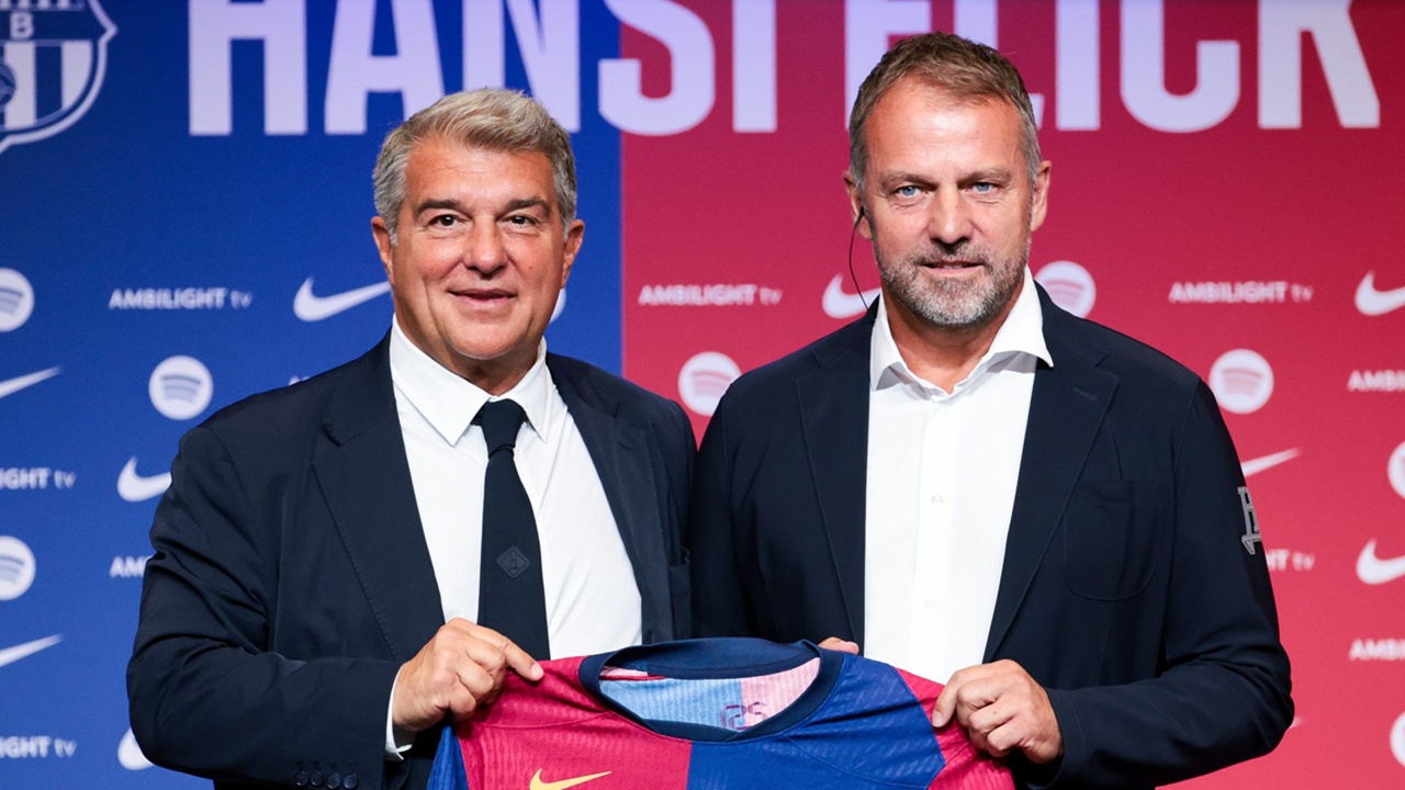 Joan Laporta Janji Akan Pertahankan Hansi Flick jika Kembali Terpilih