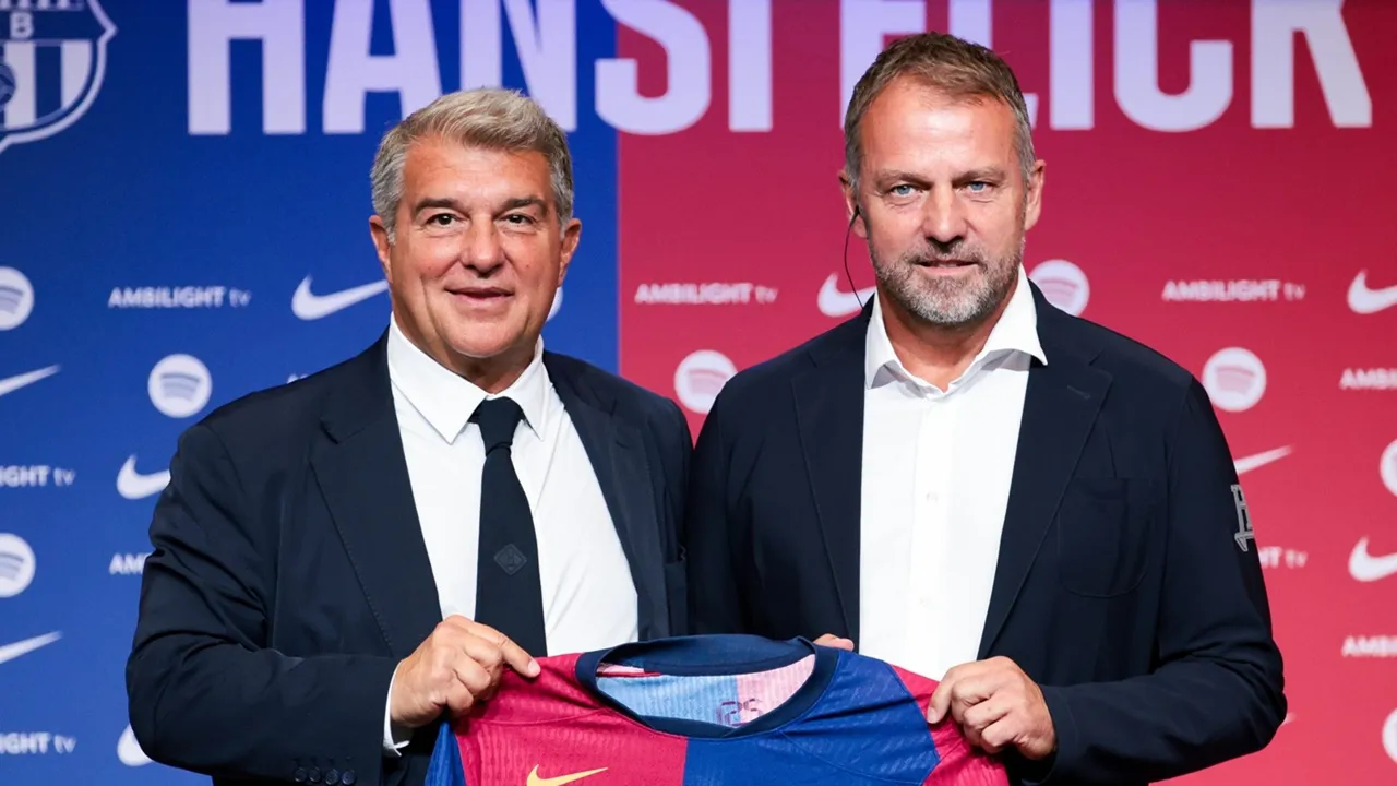 Joan Laporta Janji Akan Pertahankan Hansi Flick jika Kembali Terpilih
