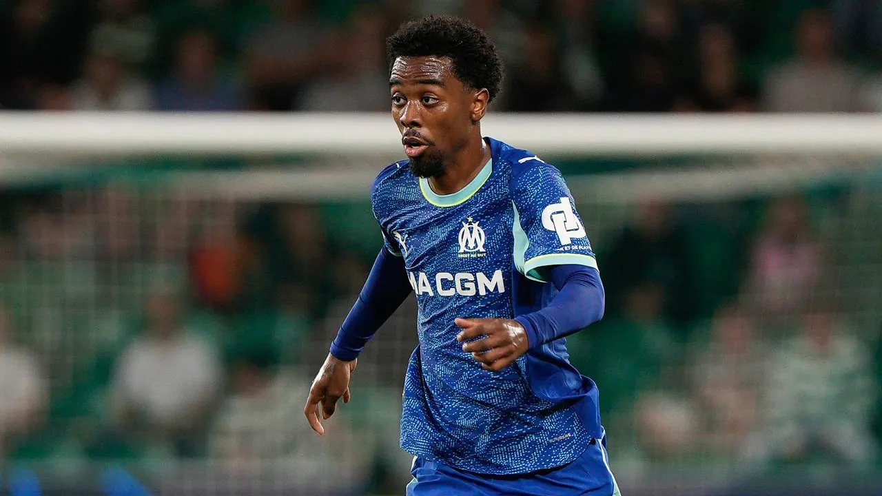 Angel Gomes ke Wolves.