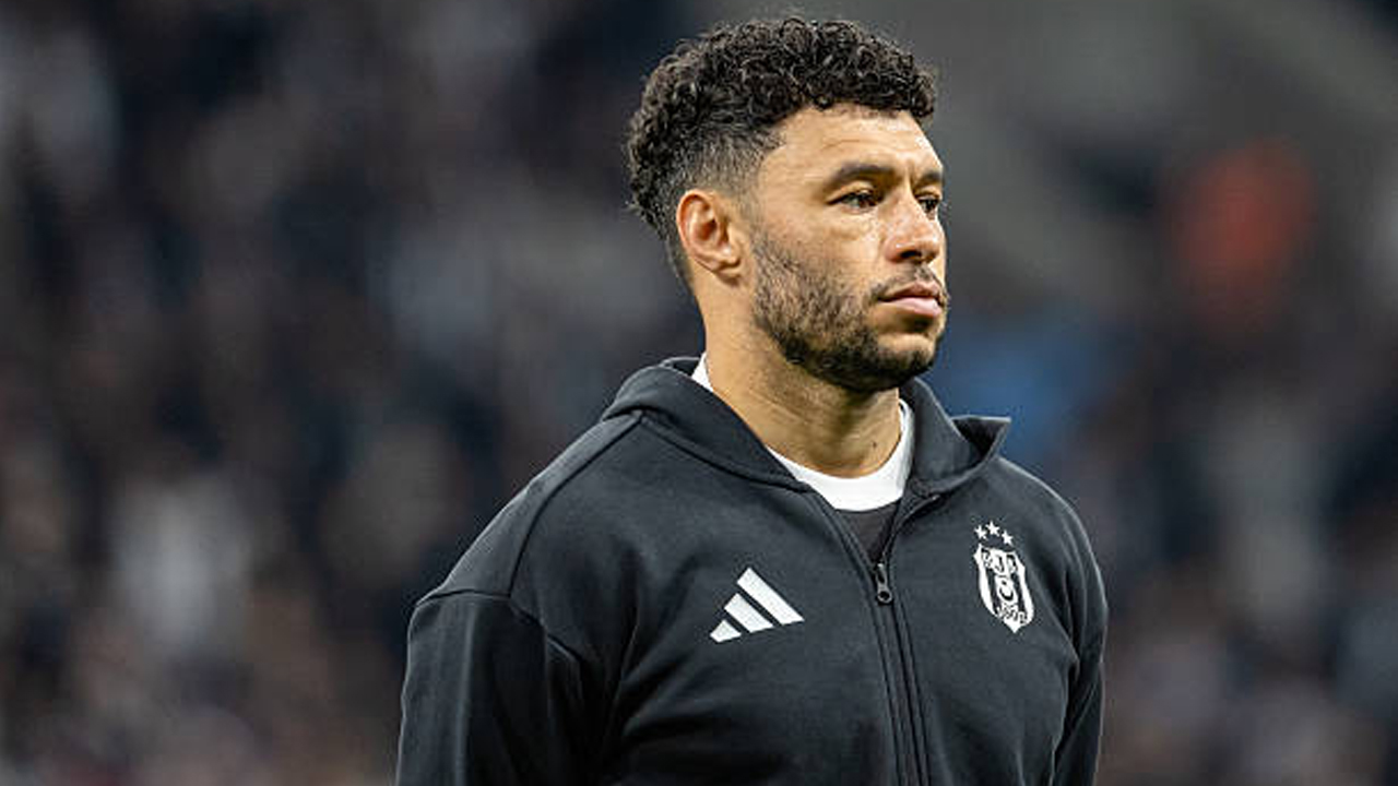 Martin O'Neill Konfirmasi Keseriusan Celtic Datangkan Alex Oxlade-Chamberlain