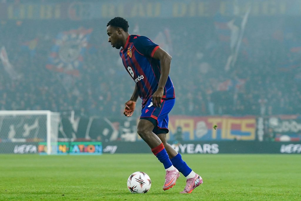 Philip Otele Resmi Dipinjamkan ke Hamburg Pada Pengujung Jendela Transfer