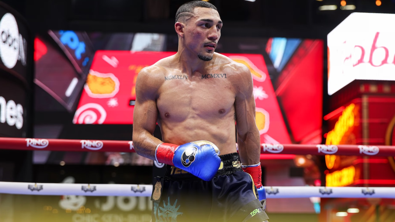 Teofimo Lopez Kehilangan Gelar, Siap Naik Kelas ke Welter