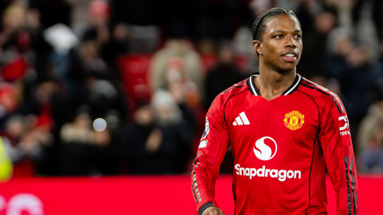 Transfer ke Turki Gagal di Detik Terakhir, Tyrell Malacia Tetap di MU