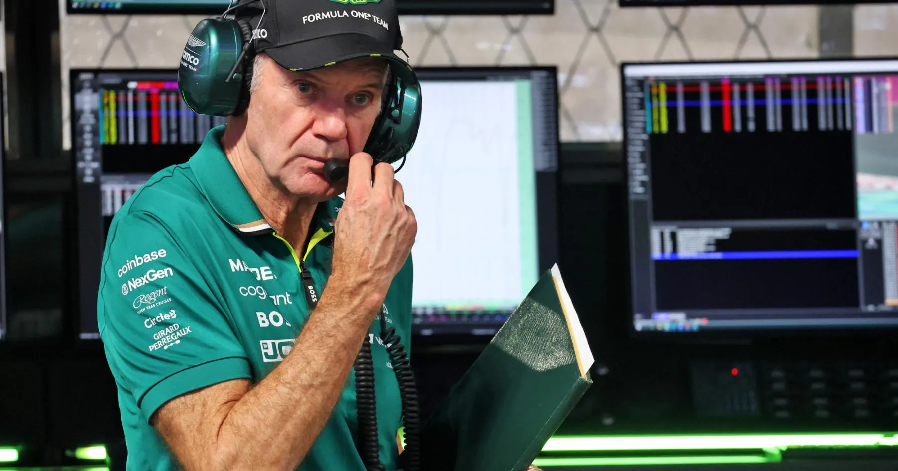 Adrian Newey Ungkap Pendekatan Berbeda untuk Aston Martin - sumber: (racingnews365)