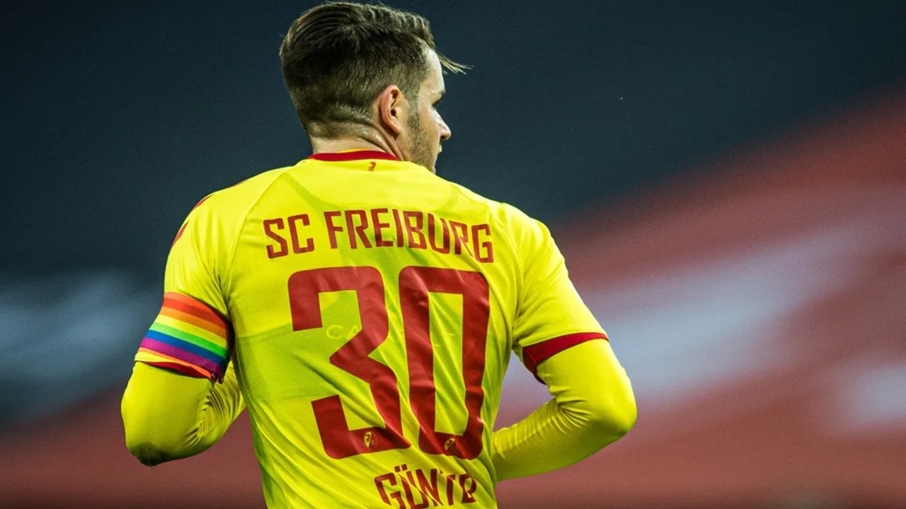 Kapten SC Freiburg, Christian Gunter Resmi Perpanjang Kontraknya