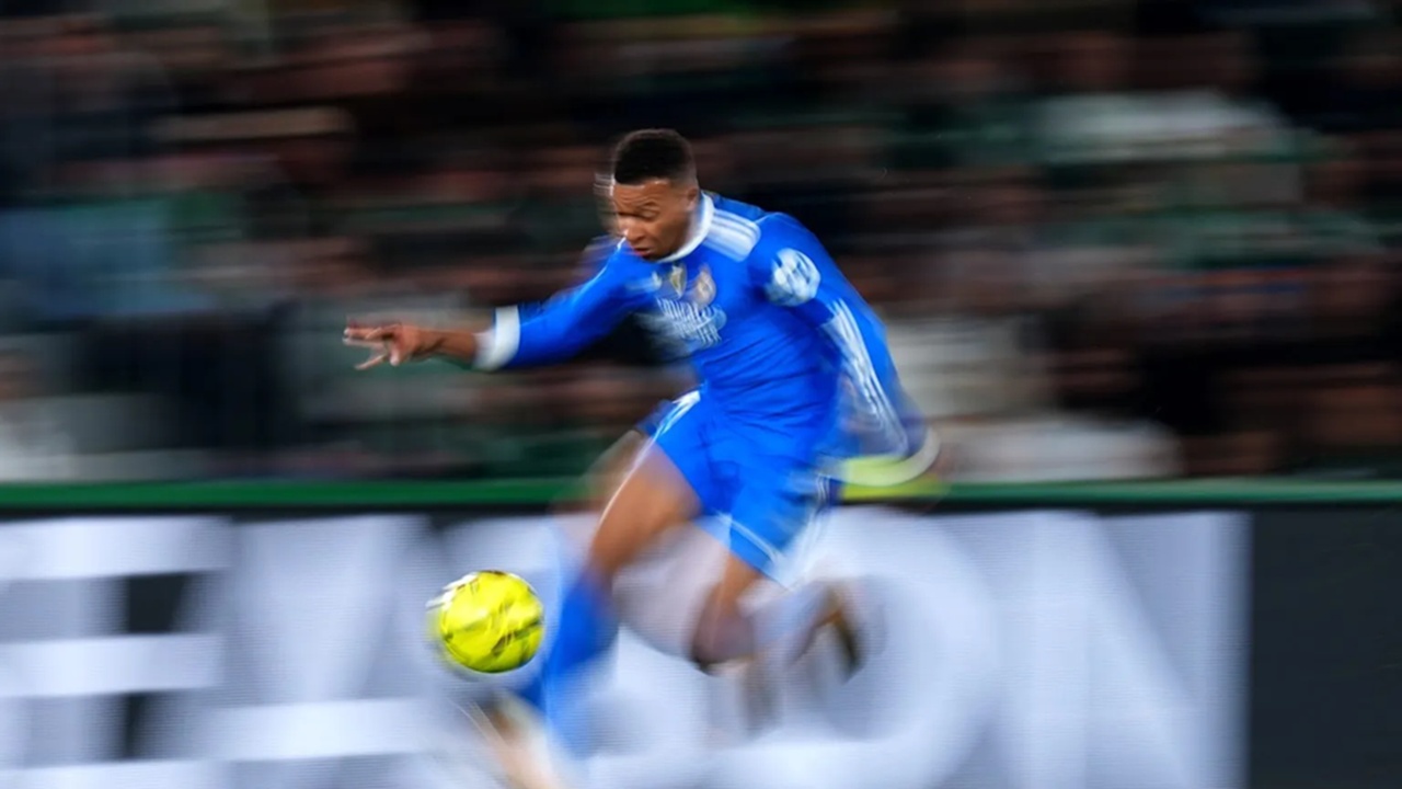 Kylian Mbappe Memang Harus Egois, Deschamps Pasang Badan