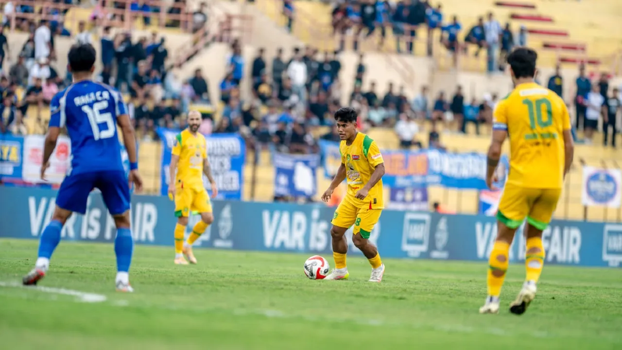 Toni Firmansyah Siap Jadi Motor Lini Tengah Persebaya Surabaya