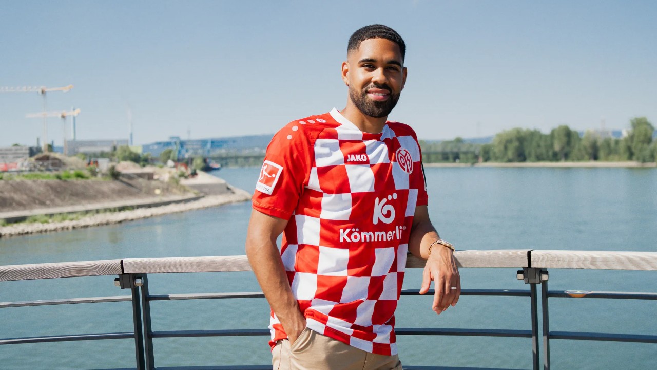 FSV Mainz 05 Resmi Perpanjang Kontrak Phillipp Mwene
