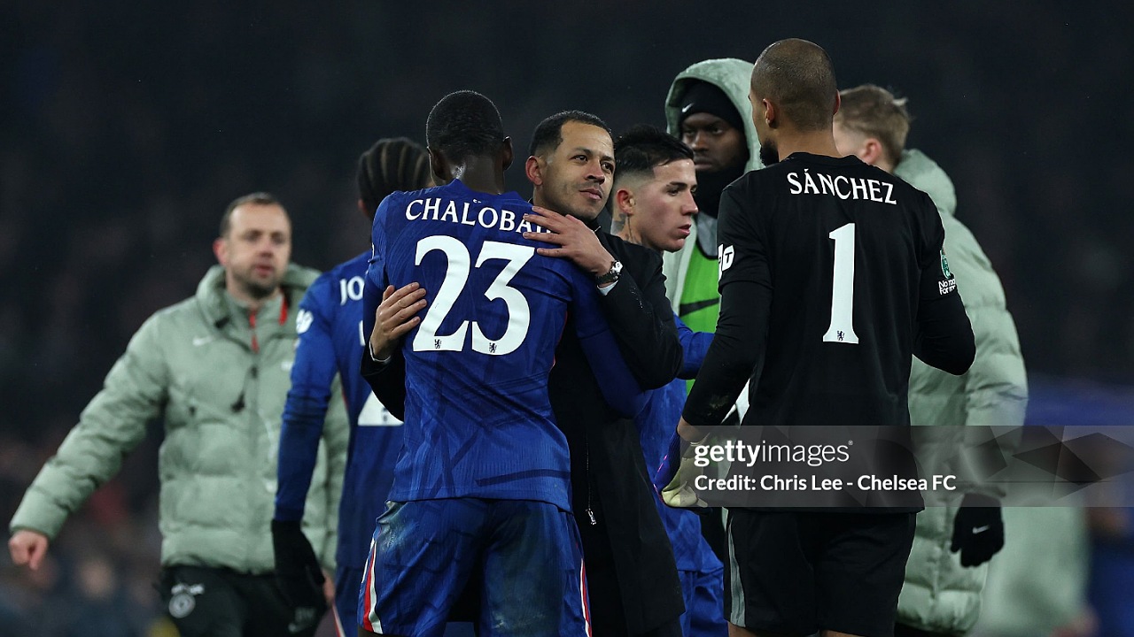 Liam Rosenior Minta Chelsea Bangkit Usai Gagal ke Final Carabao Cup