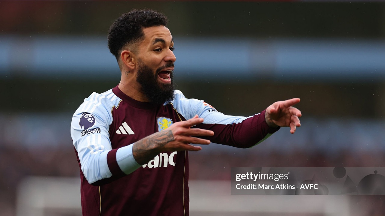 Mengapa Chelsea Urungkan Niat Rekrut Douglas Luiz?