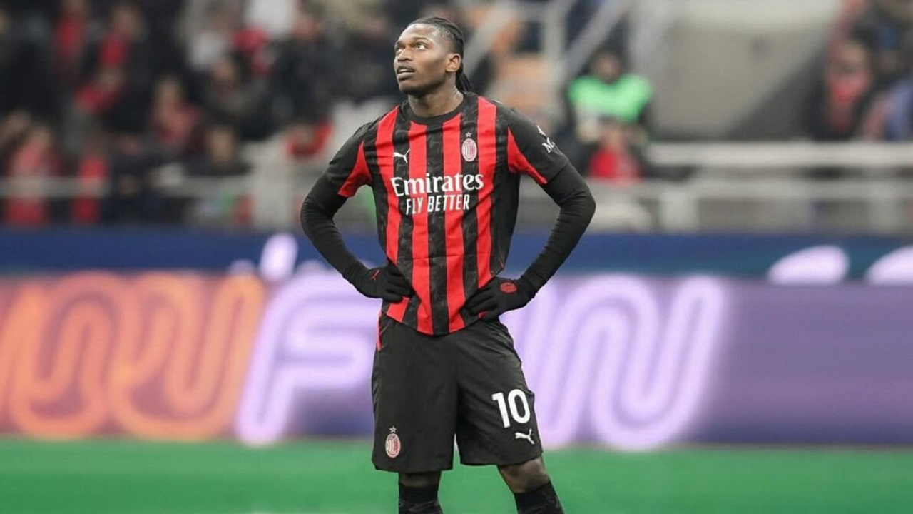 Meski Tetap Bisa Dijual, Milan Siapkan Kontrak Baru Untuk Rafael Leao