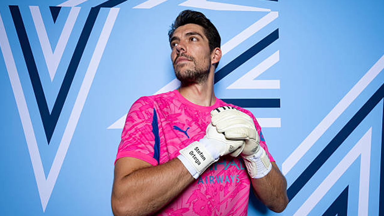 Nottingham Forest Punya Kiper Baru, Sean Dyche Puji Kualitas Stefan Ortega